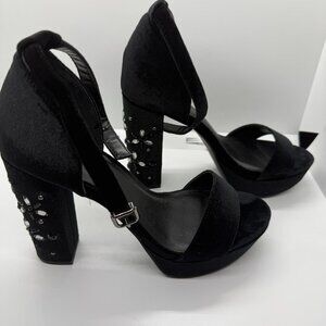 Simply Vera Vera Wang Black Budapest Velvety Heels - Size 6